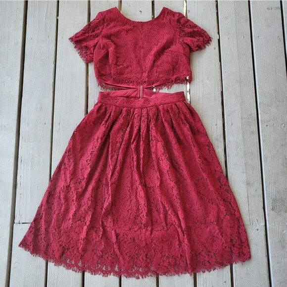 True Decadence Petite 2 In 1 Allover Lace Full Prom Skater Midi Dress Size‎ 8US - Picture 1 of 9